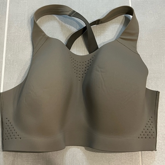 Victoria’s Secret VSX Featherweight Max™ Sports Bra green 36DDD high support - Picture 11 of 11